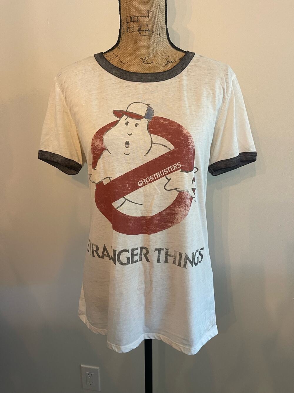 Stranger Things Vintage Style Shirt Size Large